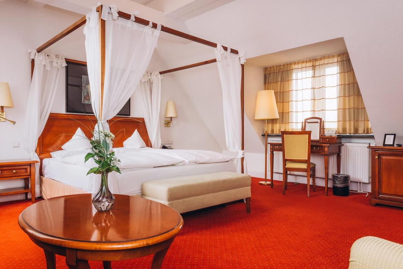 Hotel Moosburger Hof ファッフェンホーフェン・アン・デア・イルム エクステリア 写真