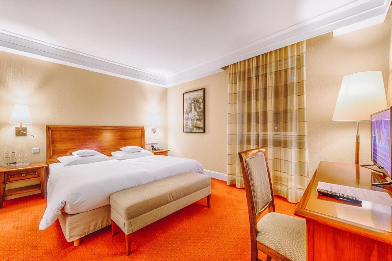 Hotel Moosburger Hof ファッフェンホーフェン・アン・デア・イルム エクステリア 写真
